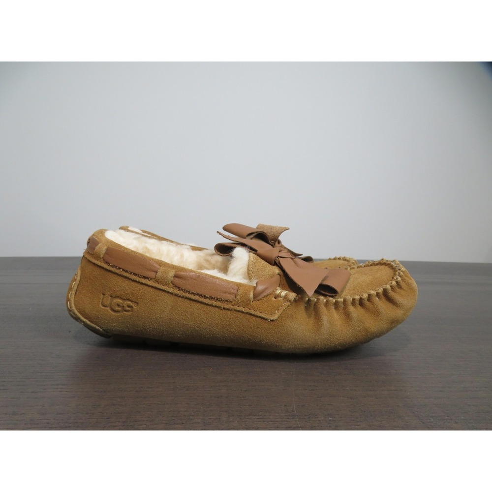 UGG Dakota Slippers Womens 6 Brown Suede Shearling Bow Moccasin Fur Lined Shoes